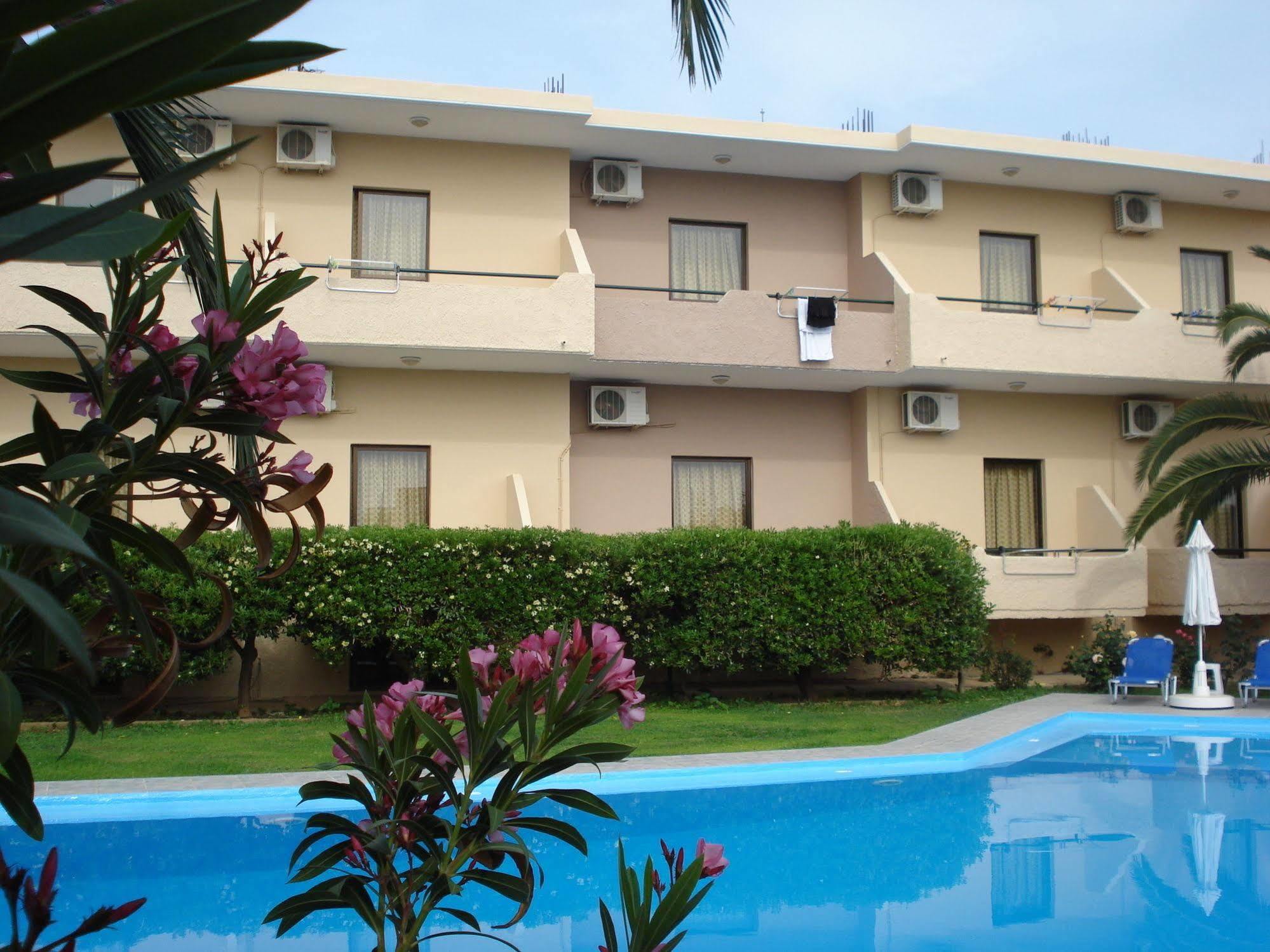 Argo Apartments คาโตดารัตโซ ภายนอก รูปภาพ